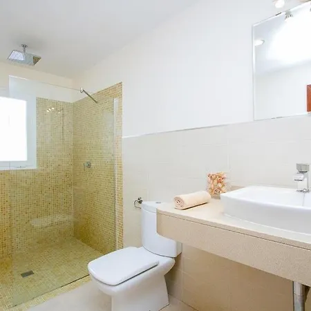 Villa Puerto Del Carmen Sleeps 6 Pool Air Con Wifi Puerto del Carmen (Lanzarote)