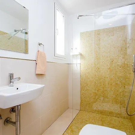 Puerto Del Carmen Sleeps 6 Pool Air Con Wifi Villa Puerto del Carmen (Lanzarote)